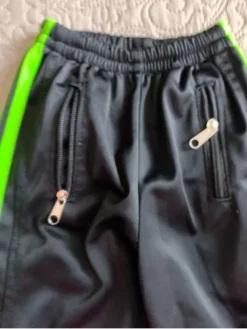 Pantalón Deportivo Para Niño. Negro Y Verde. Talla 4 -Vestidoux Soldes Magasin D NQ NP 629249 MLM48145785772 112021 O