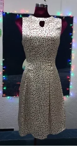 Vestido Beige Marca Amori Talla Grande