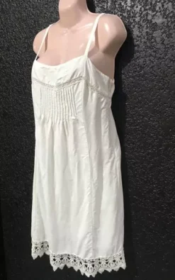 Hermoso Vestido Blanco Marca Julio T/4 Seminuevo. -Vestidoux Soldes Magasin D NQ NP 767088 MLM42270764735 062020 O
