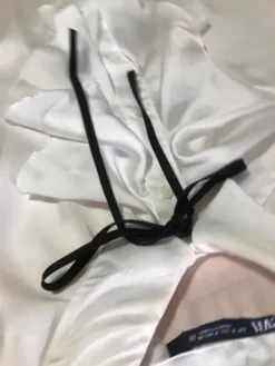 Blusa Hermosa Marca Zara Talla S Con Manchada Del Cuello -Vestidoux Soldes Magasin D NQ NP 811522 MLM51740428299 092022 O